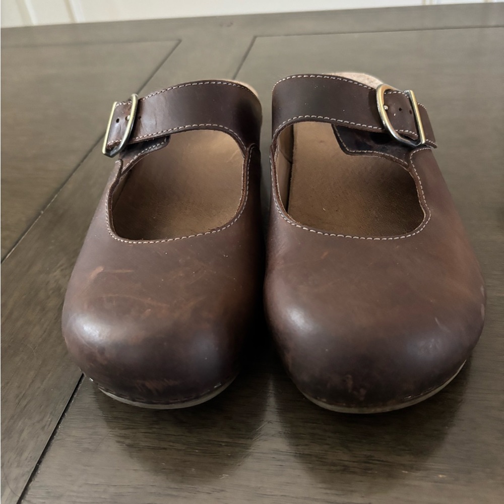 Dansko Martina Mary Jane Clogs
Womens 39 / 8.5 Brown Leather Buckle
Comfort - Picture 2 of 6